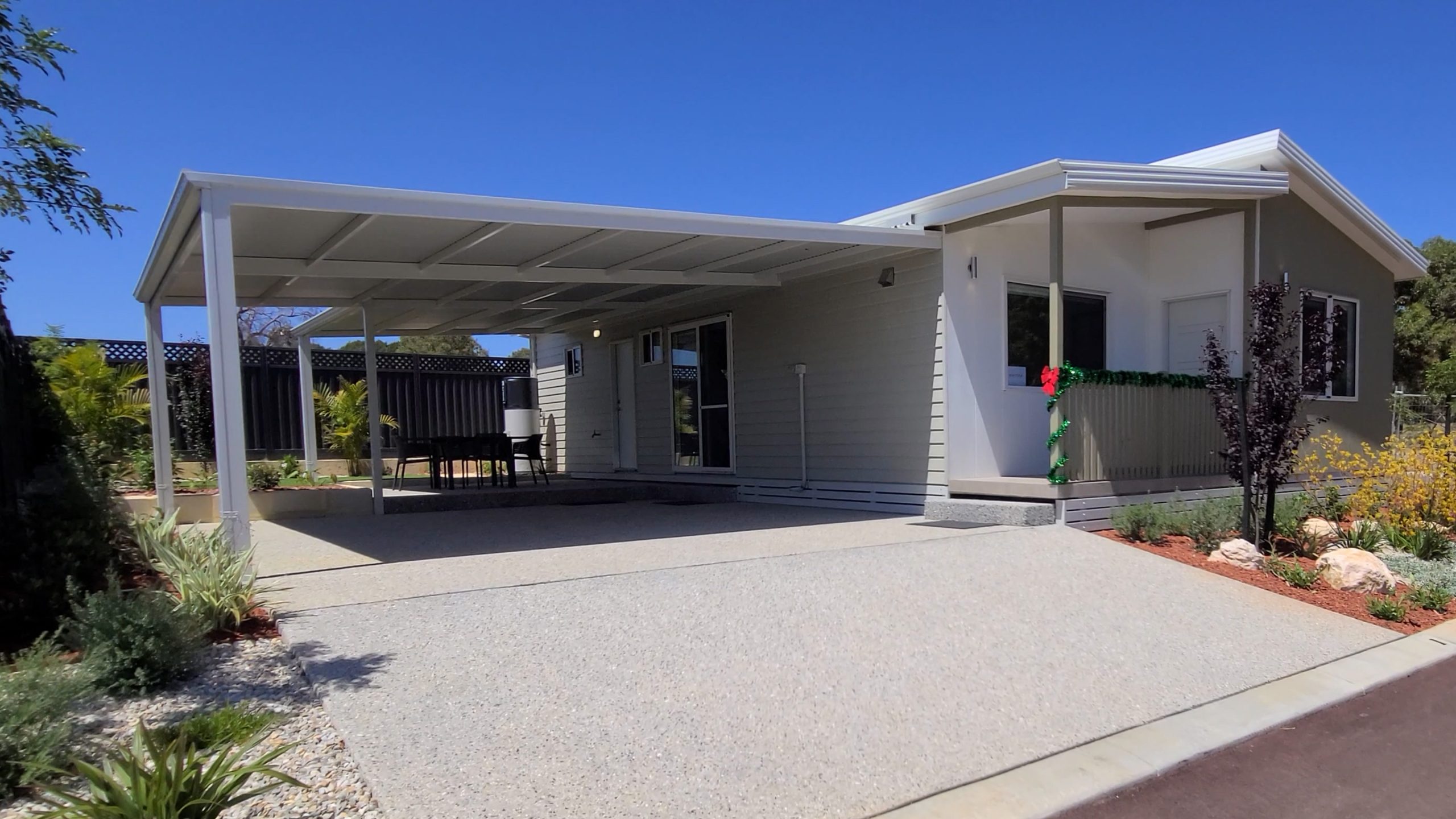 Gingin Eco Lifestyle Village - The Honeyeater