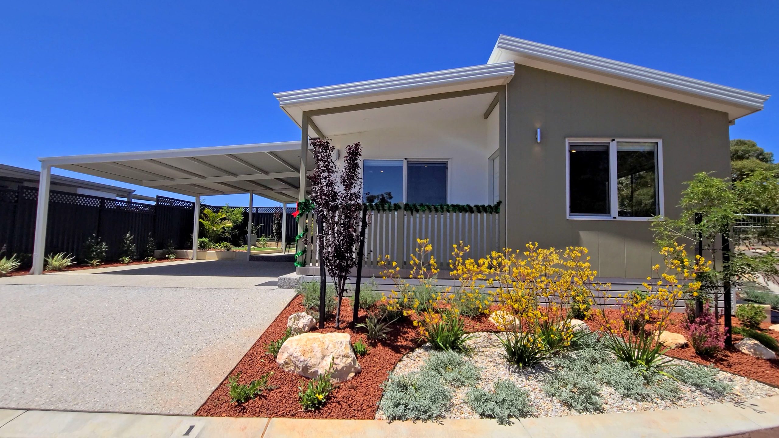Gingin Eco Lifestyle Village - The Honeyeater